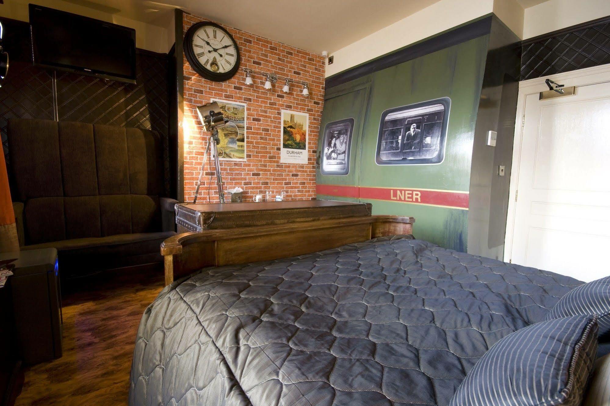 Hotel Oyo The Townhouse Durham Exterior foto
